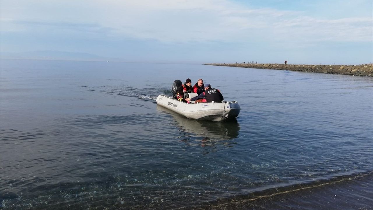 Samsun'da Kayıp Balıkçı İçin Arama Kurtarma Çalışmaları Sürüyor