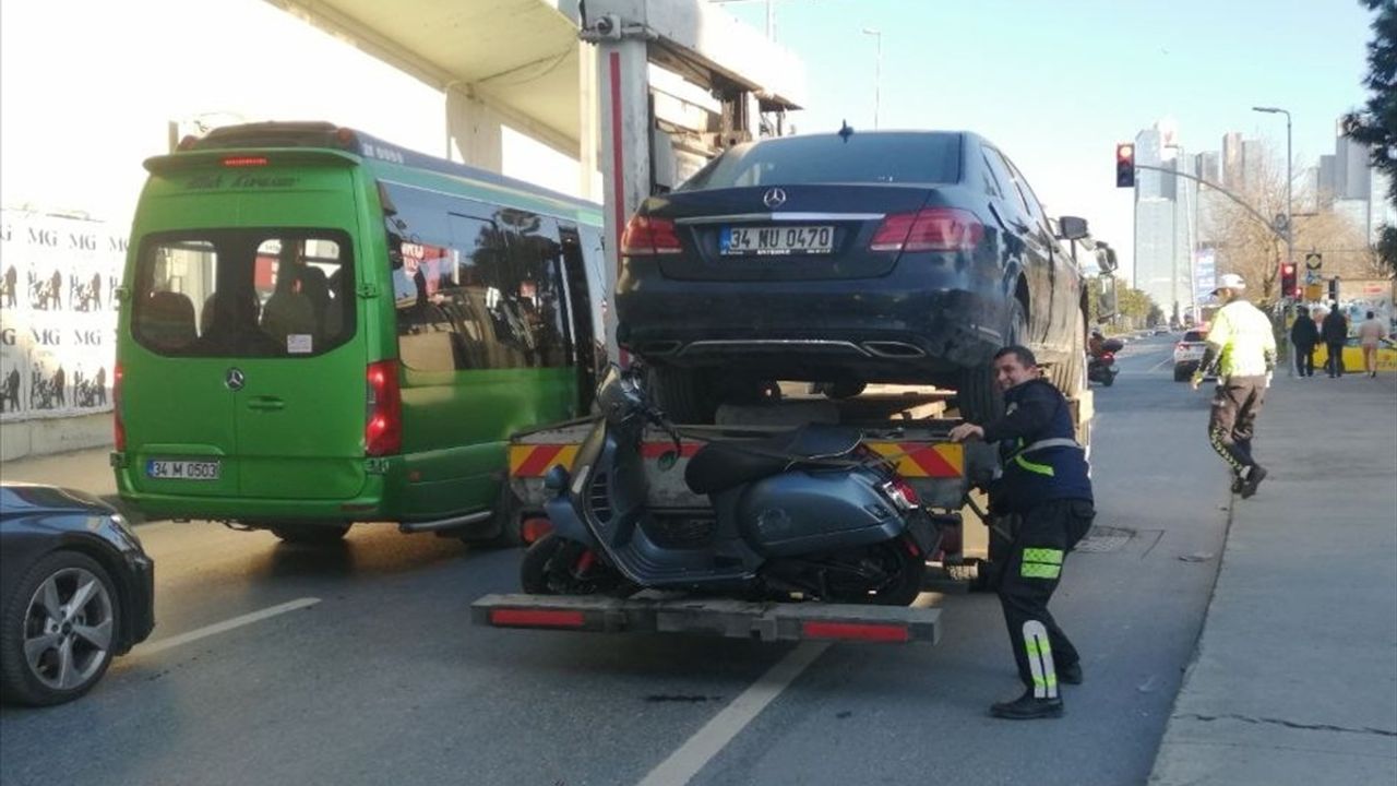 Şişli'de Motosiklet Kazası: Bir Sürücü Ağır Yaralandı