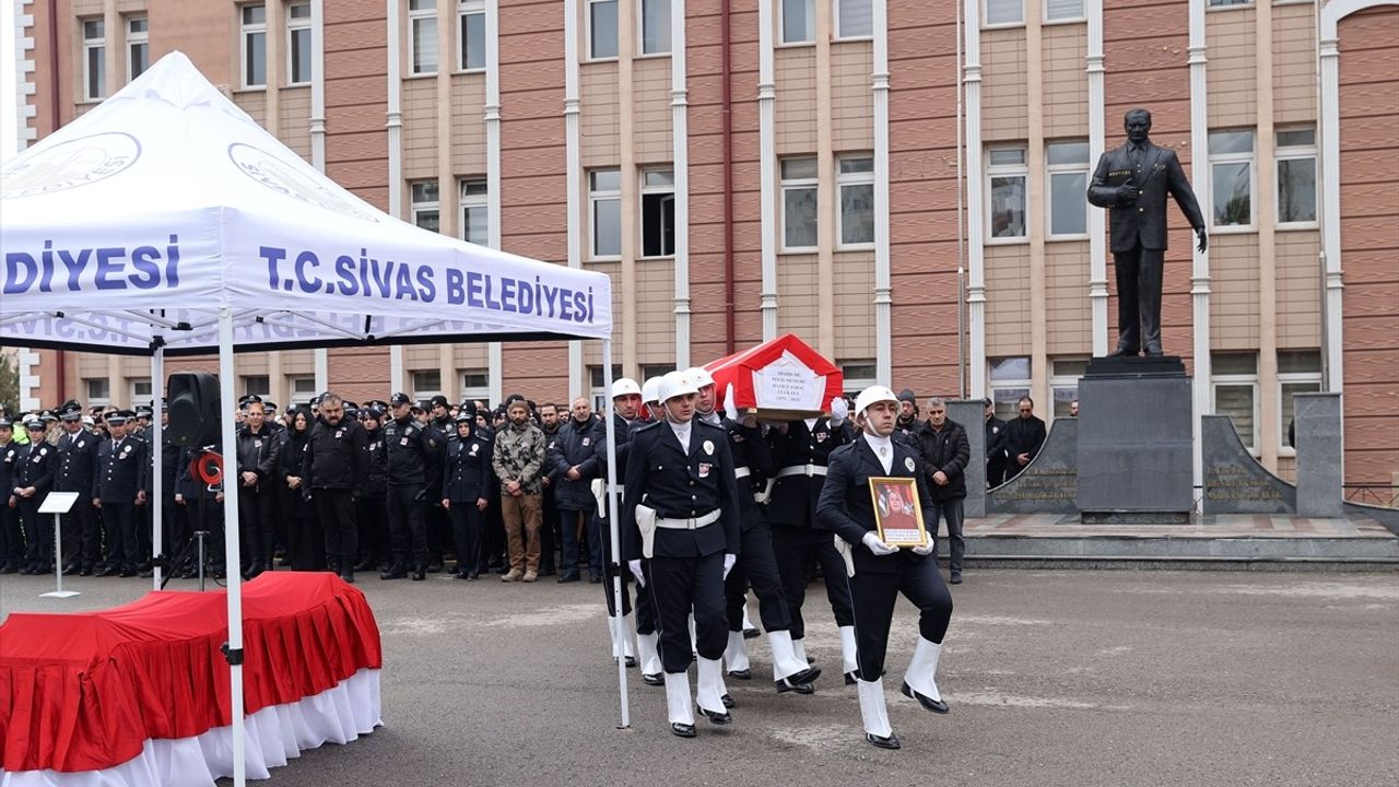 Sivas'ta Polis Memuru İçin Tören Düzenlendi