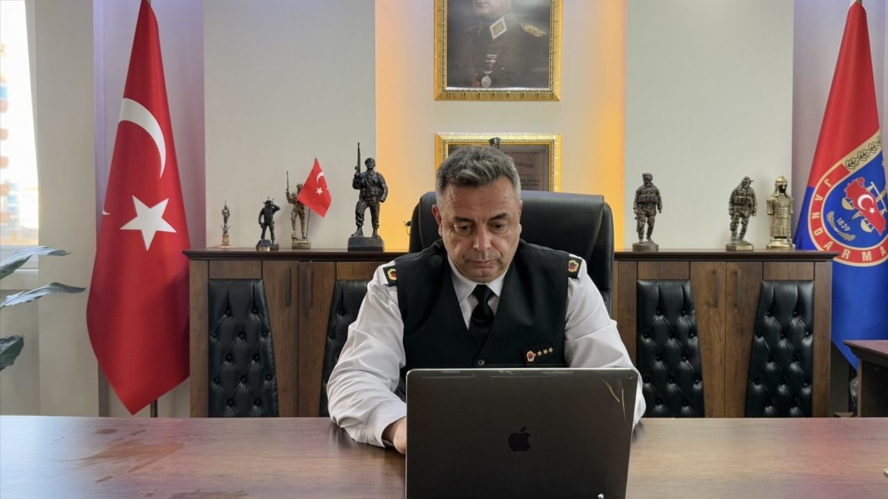 Tekirdağ Jandarma Komutanı Albay Ahmet Çetin, Anadolu Ajansı'nın Oylamasına Katıldı