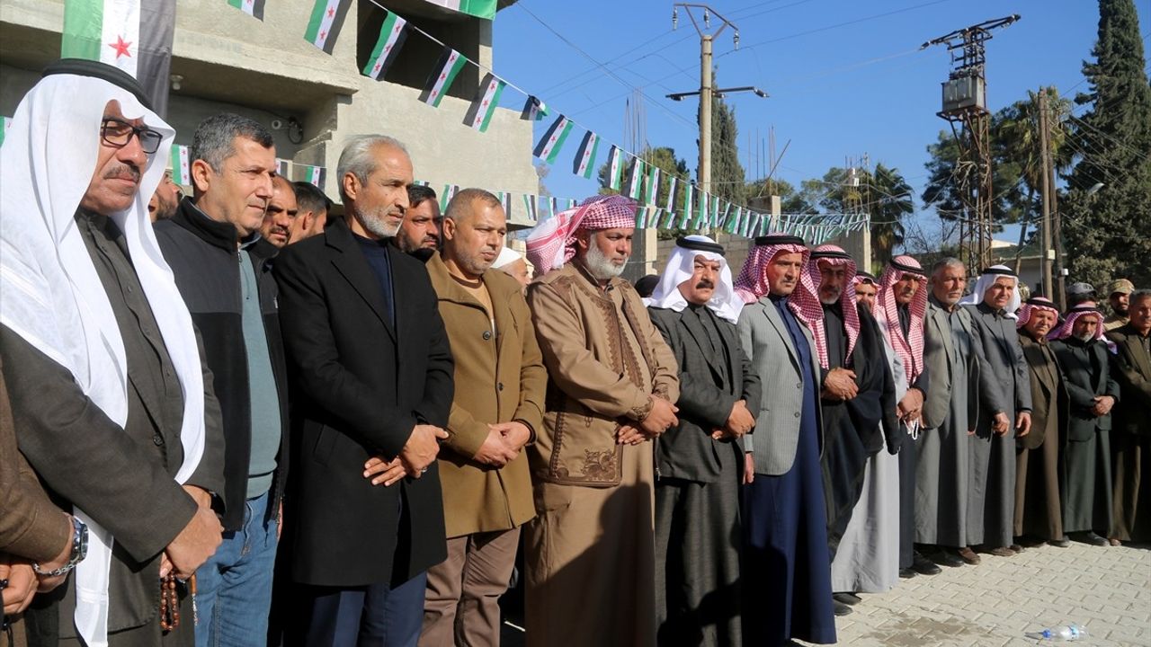 Tel Abyadlı Aşiretlerden PKK/YPG'ye Karşı Suriye Yönetimine Çağrı