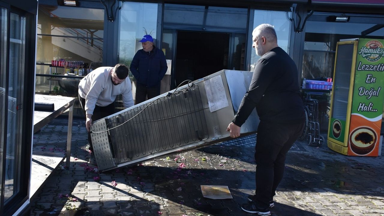 Trabzon'da Restoranda Yangın: Maddi Hasar Oluştu