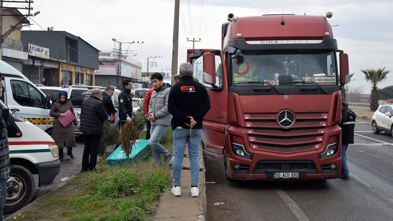 Turgutlu'da Tır Sürücüsü Aracında Hayatını Kaybetti