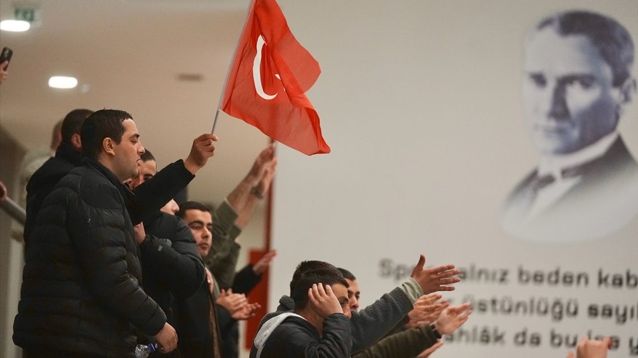 Türkiye Buz Hokeyi Takımı, Dünya Şampiyonasında Farklı Galibiyet Aldı