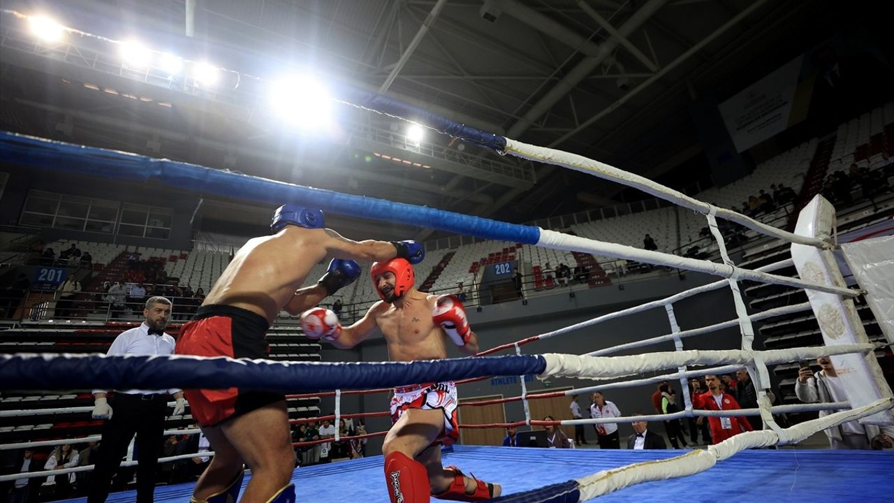 Türkiye Kick Boks Şampiyonası Antalya'da Başladı