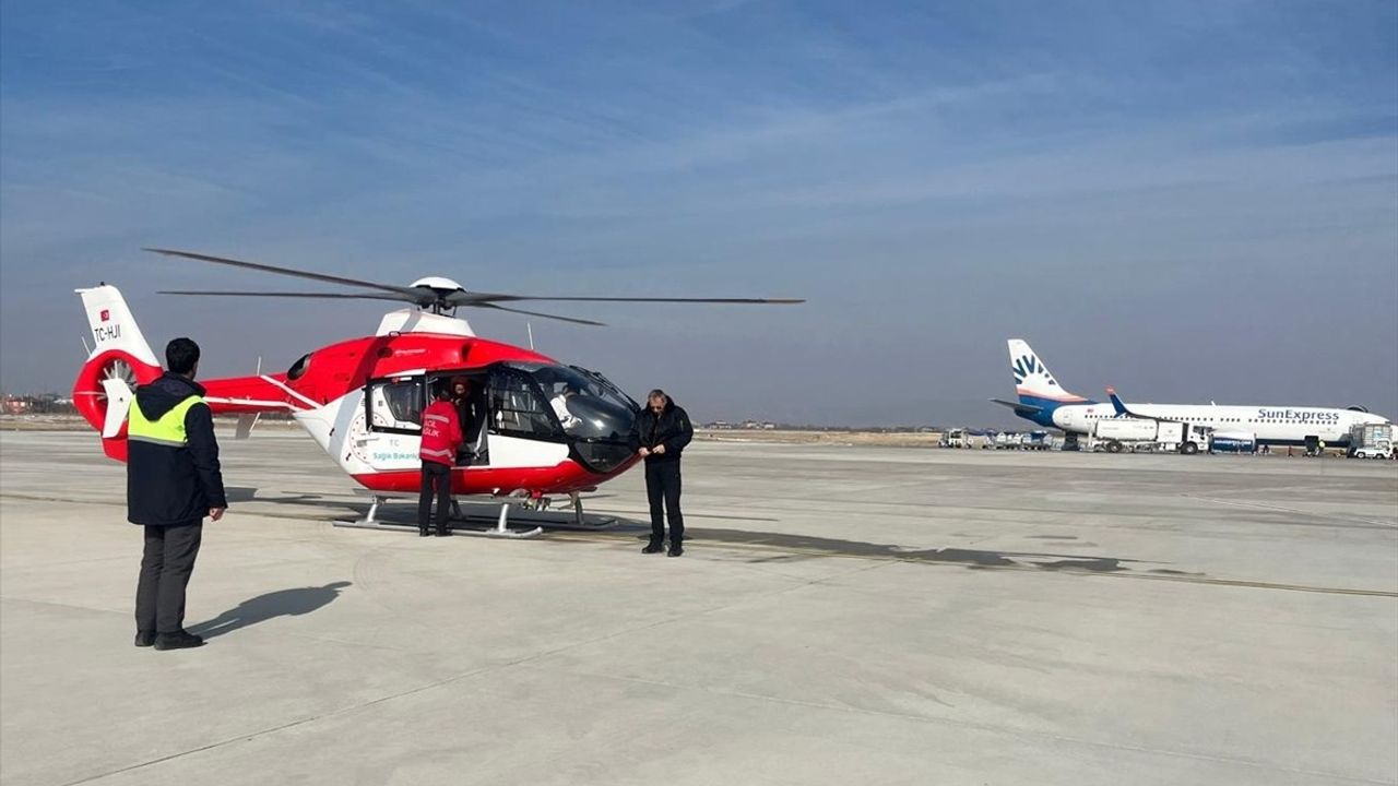 Van'da Ambulans Helikopterle Hamile Kadınların Kurtarılması