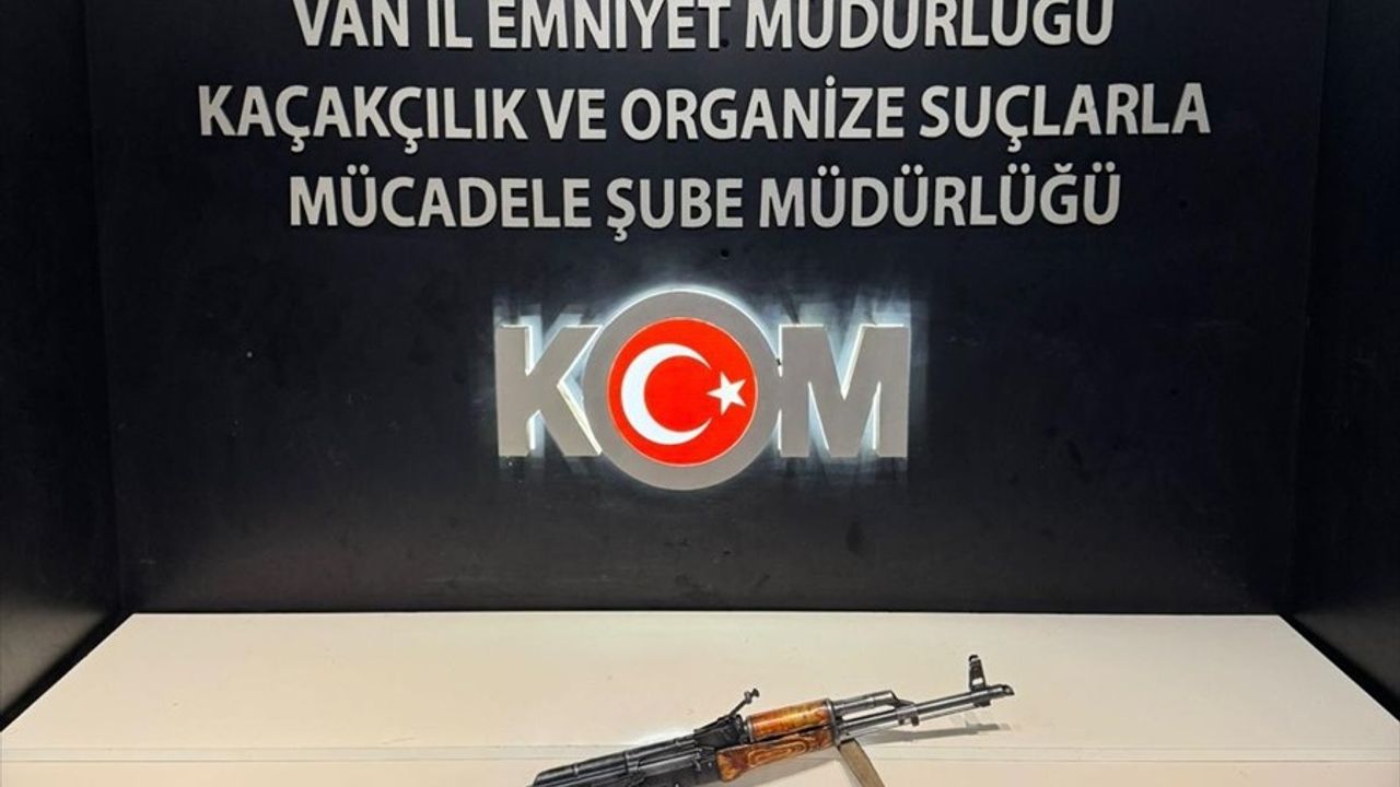 Van'da Kaçakçılık Operasyonları: Uzun Namlulu Silah ve Çok Sayıda Malzeme Ele Geçirildi