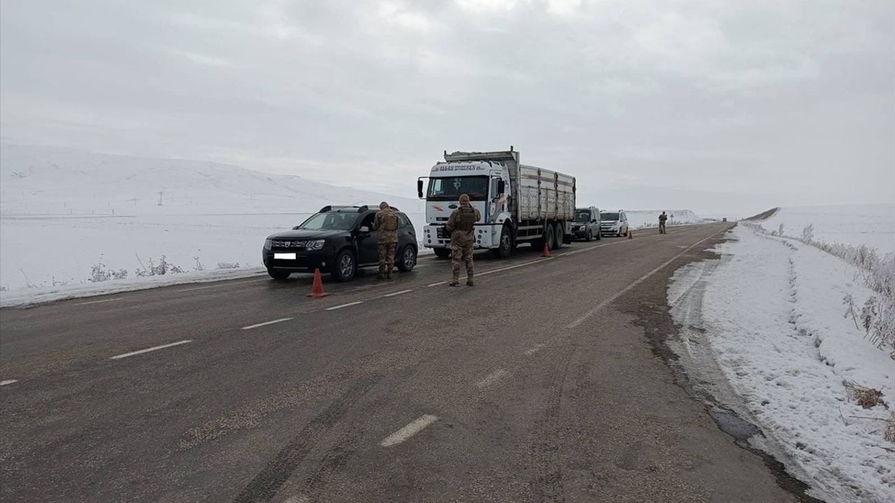 Van'da Suçlardan Aranan 85 Şüpheli Yakalandı