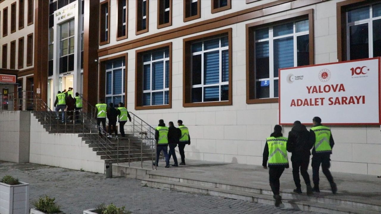 Yalova'da Göçmen Kaçakçılığı Operasyonu: 8 Tutuklama