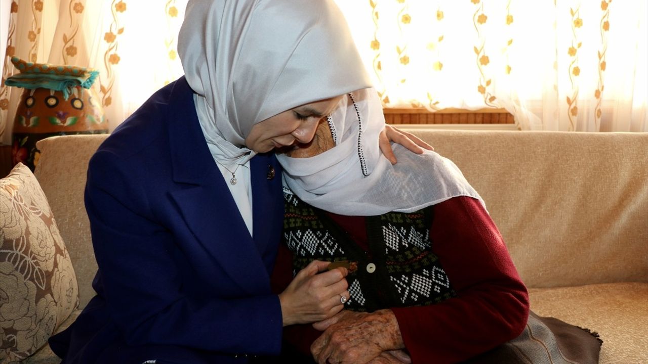 113 Yaşındaki Güllü Nineye Bakan Göktaş'tan Ziyaret