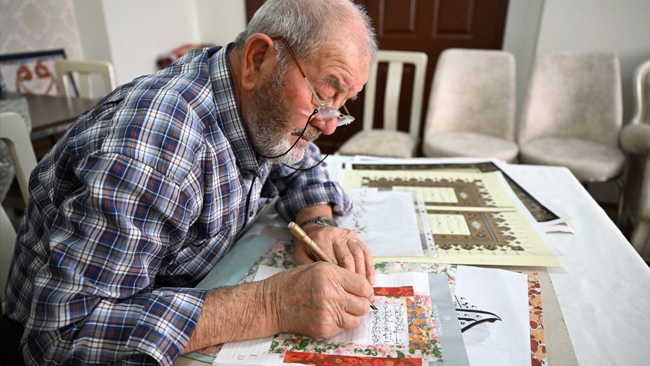 86 Yaşında Kur'an-ı Kerim Yazıyor: İsmail Amca'nın Hikayesi
