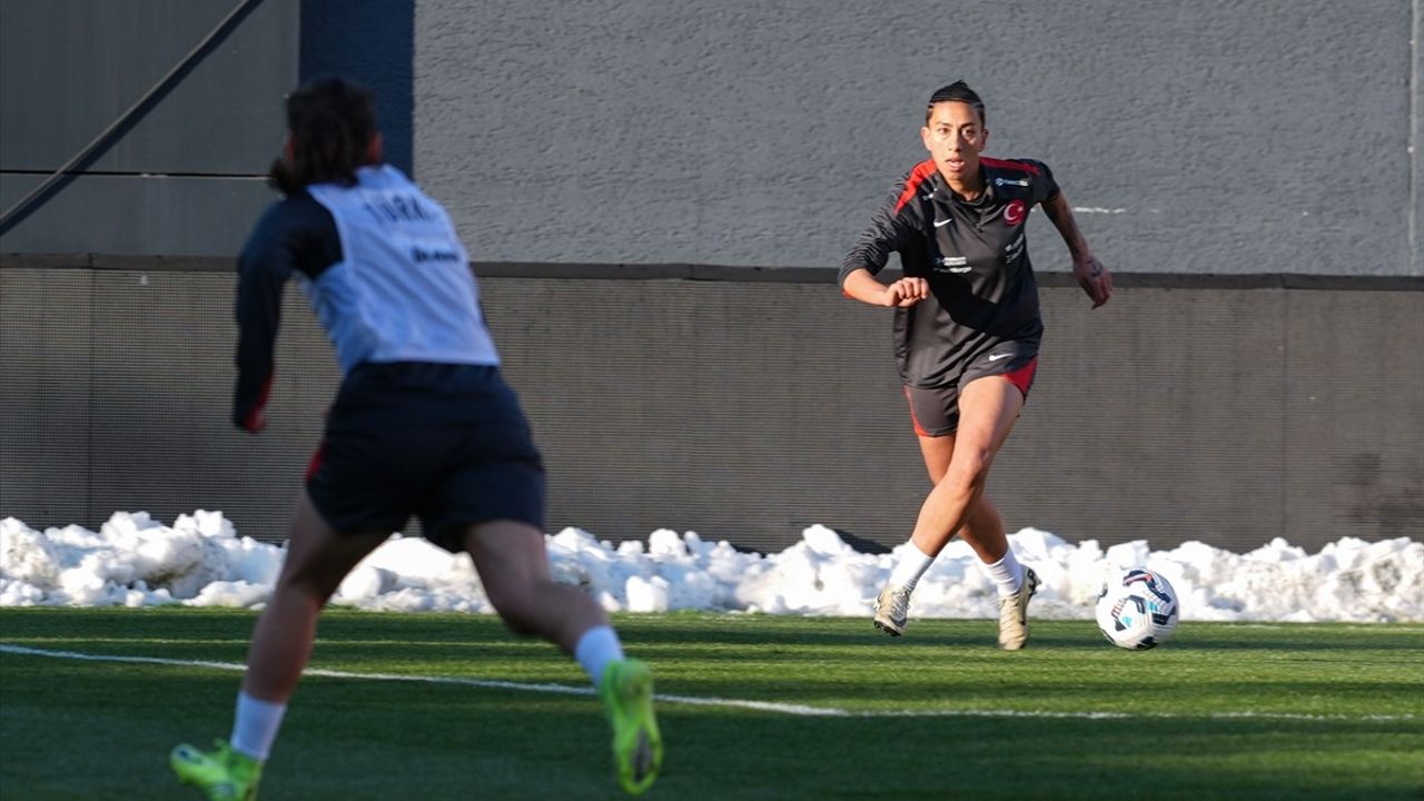 A Milli Kadın Futbol Takımı Yunanistan'ı Ağırlıyor