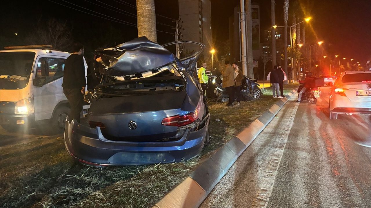 Adana'da Otomobil Ağaca Çarptı: Bir Yaralı