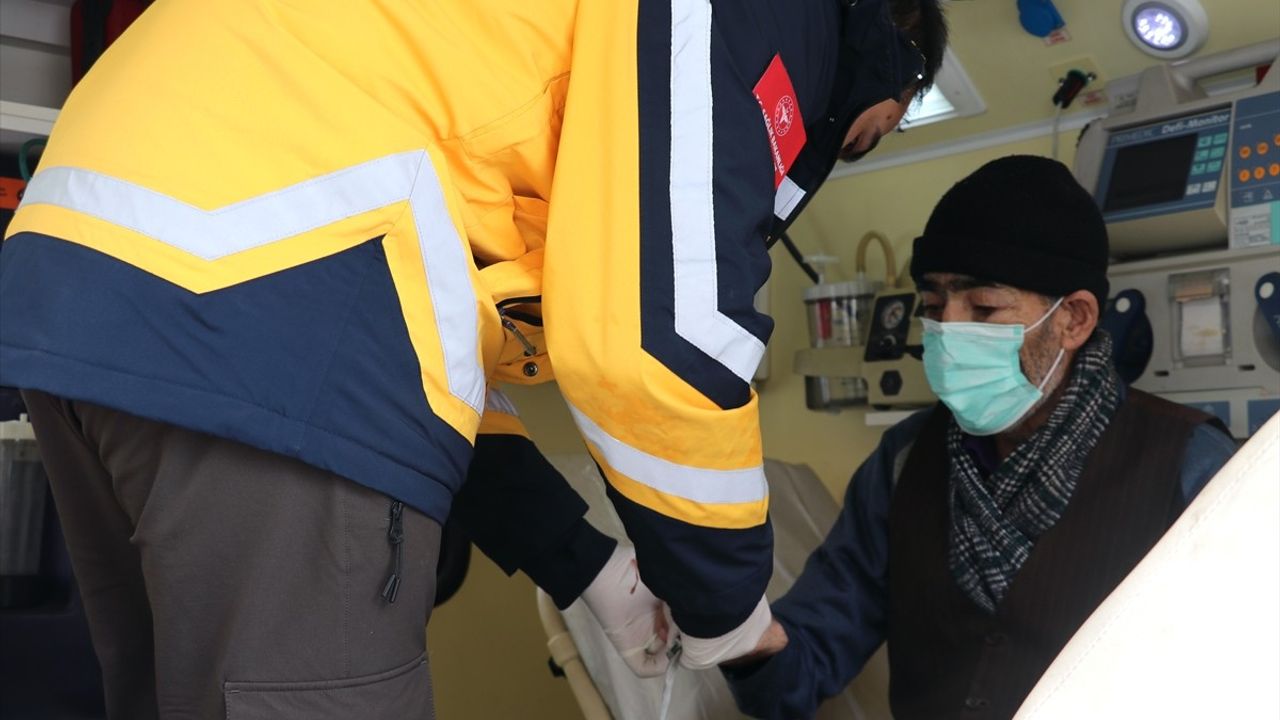 Ağrı'da Paletli Ambulansla Ulaşılan Hasta