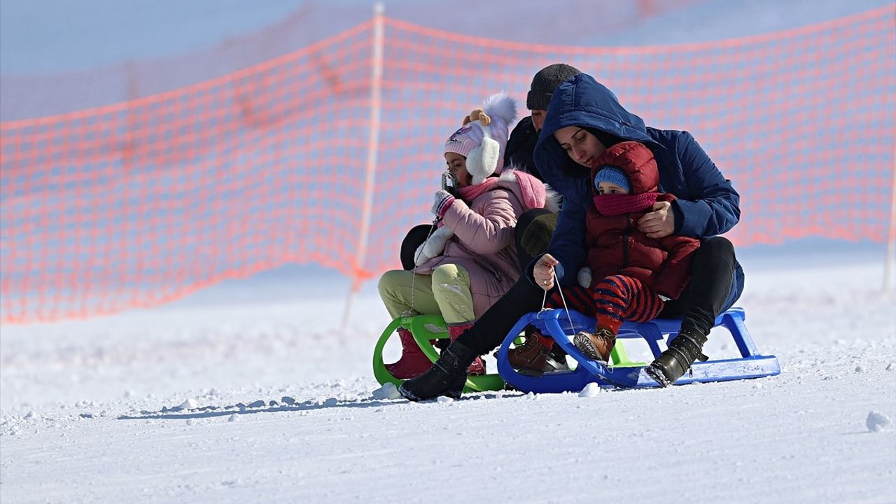 Akdağ Kayak Merkezi'nde Kış Eğlencesi