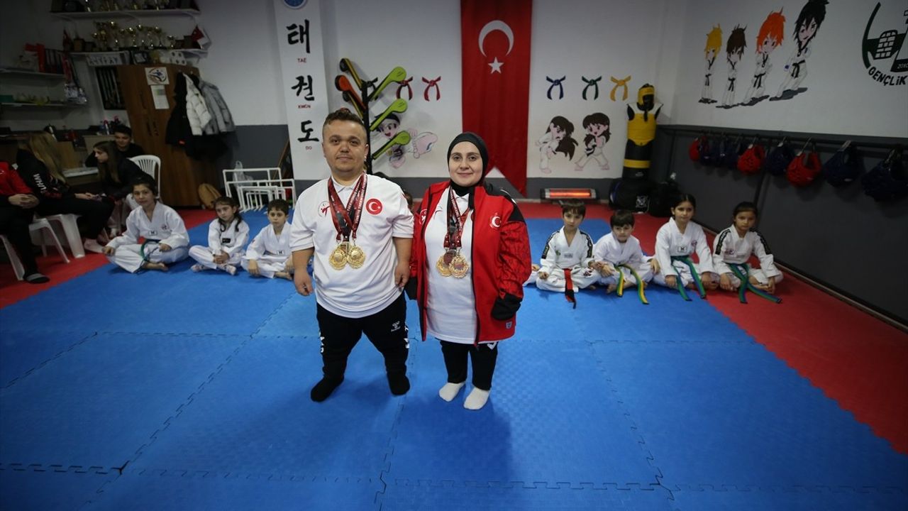 Akondroplazili çift tekvando ile zirveye koşuyor