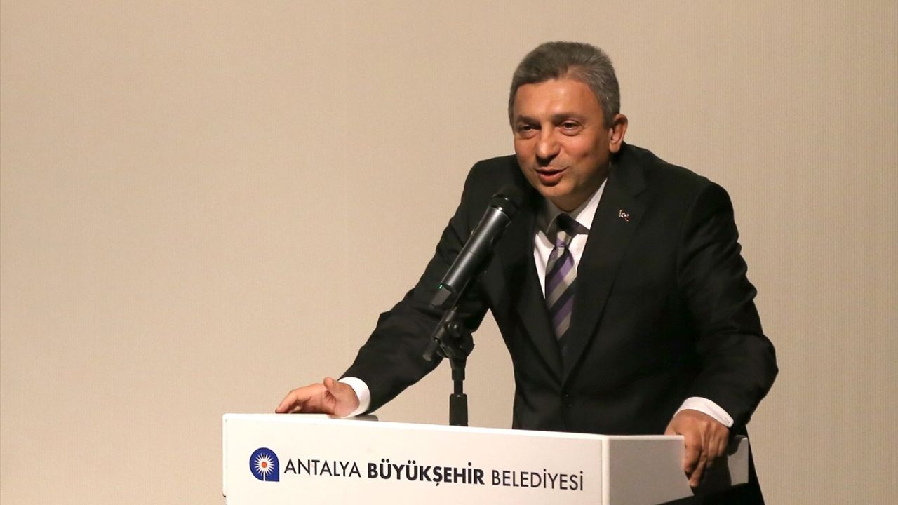 Antalya'da 'Dayı 2: Bir Adamın Hikayesi' Filmi Galası Gerçekleştirildi