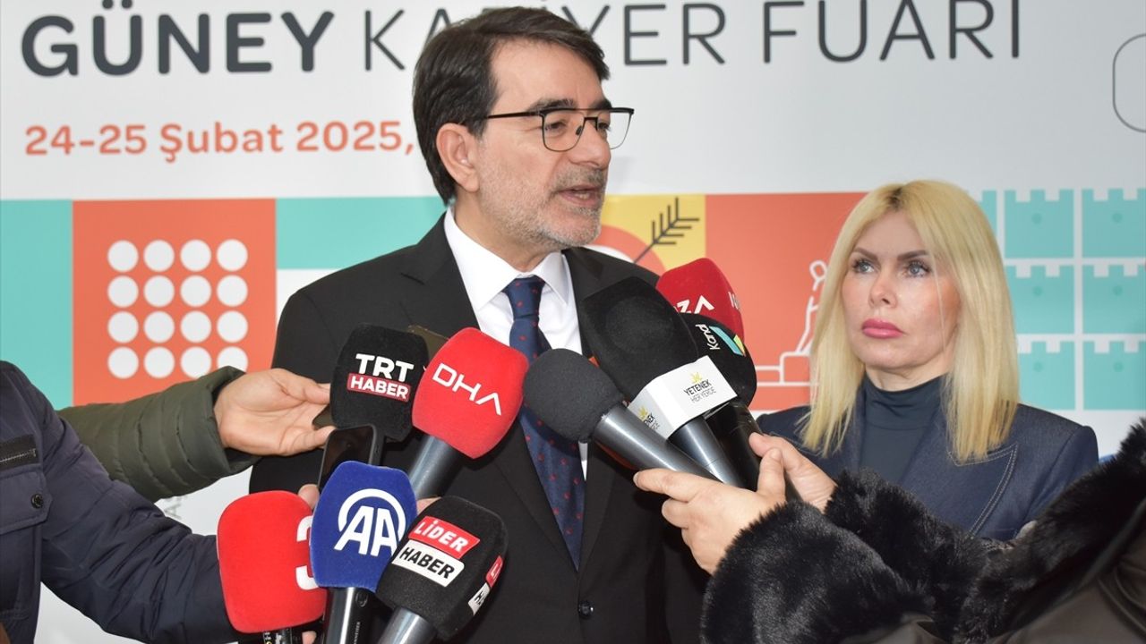 Antalya'da Güney Kariyer Fuarı Açıldı