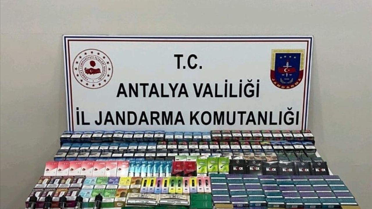 Antalya'da Kaçakçılık Operasyonu: 1 Milyon 10 Bin Makaron Ele Geçirildi