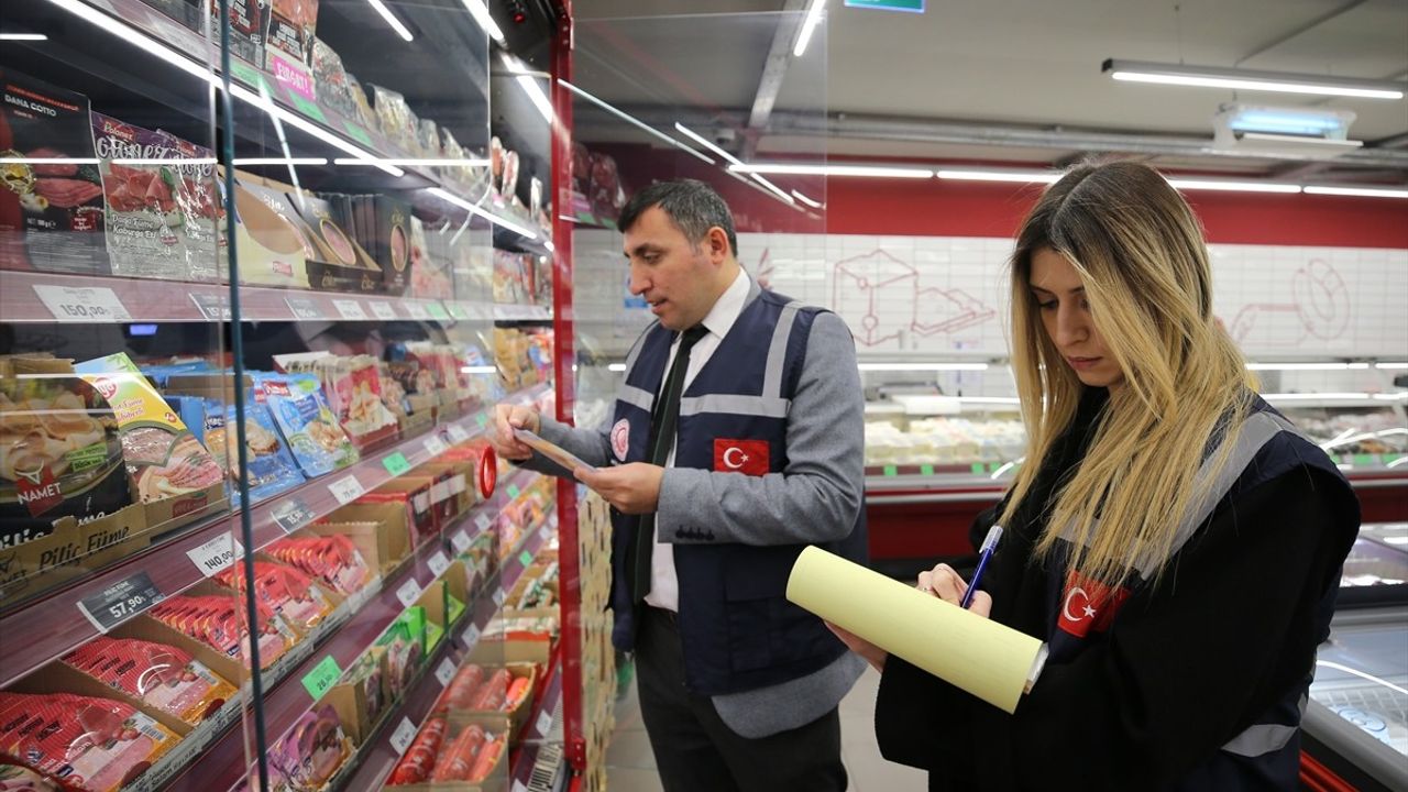 Antalya'da Ramazan Öncesi Fiyat Denetimleri Sıklaştırıldı
