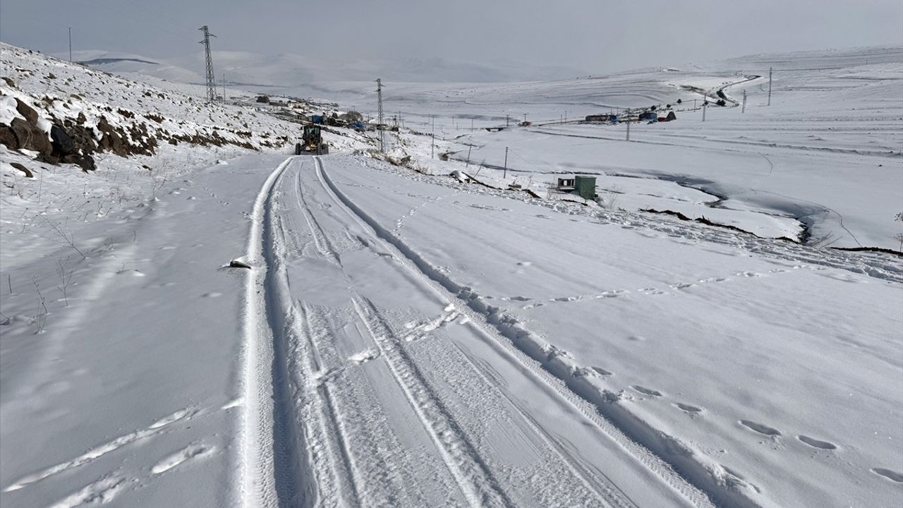 Ardahan'da Köy Yollarının Açılması İçin Çalışmalar Başladı