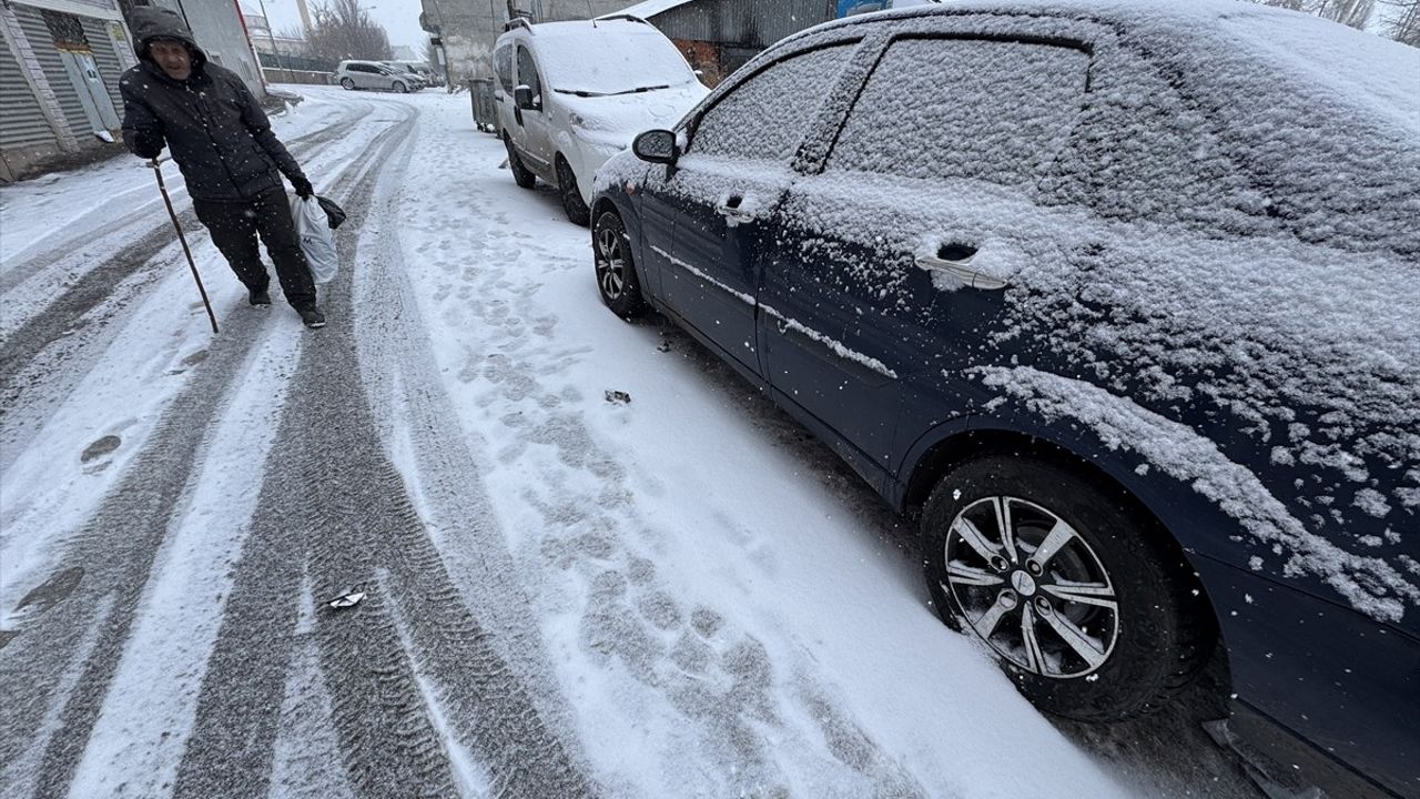 Ardahan-Şavşat ve Damal-Posof-Türkgözü Yolları Tır Geçişine Kapandı