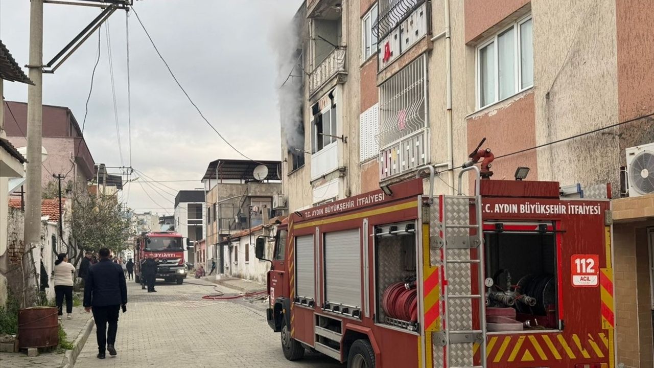 Aydın'da Ev Yangını: 86 Yaşındaki Kadın Hastaneye Kaldırıldı