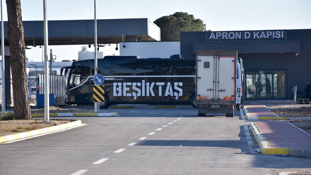 Beşiktaş, Antalya'ya Ulaştı ve Hazırlıklara Başladı