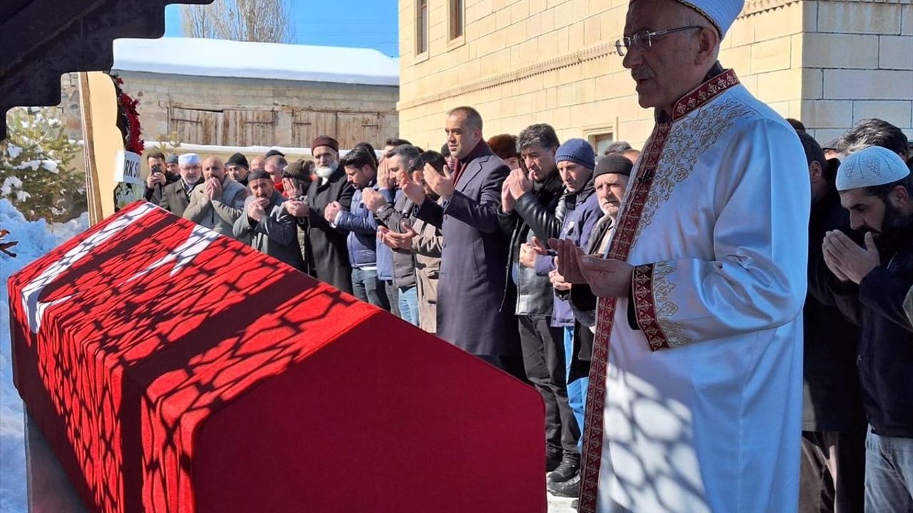 Bingöl'deki Otobüs Kazasında Hayatını Kaybeden Askere Veda