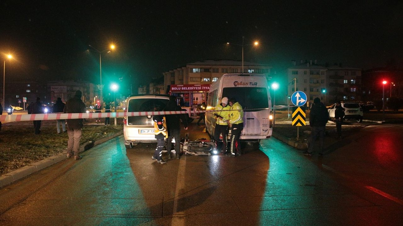 Bolu'da Zincirleme Trafik Kazası: Motosiklet Sürücüsü Hayatını Kaybetti