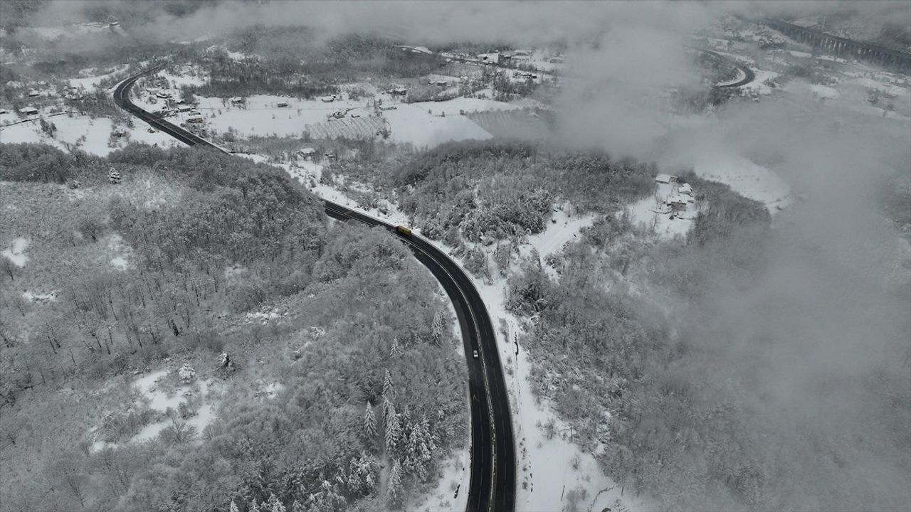 Bolu Dağı'nda Kar Manzarası Hava Görüntüsü