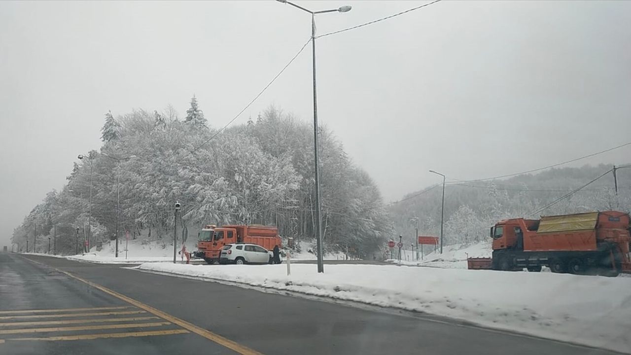 Bolu Dağı'nda Yoğun Kar Yağışı Başladı