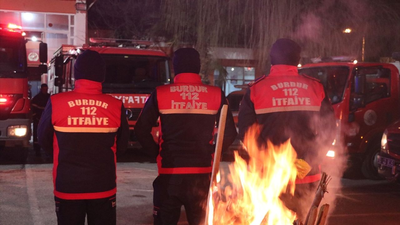 Burdur İtfaiyesi Deprem Şehitlerini Andı