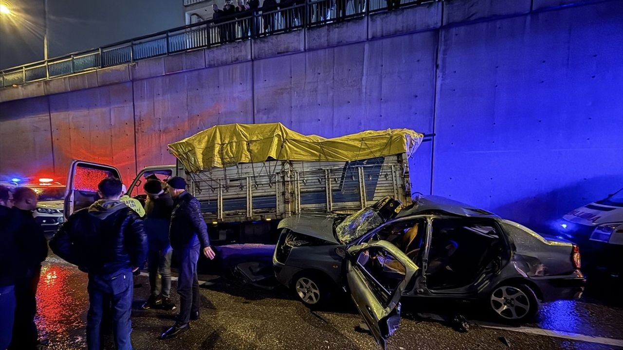 Bursa'da Zincirleme Trafik Kazası: 1 Ölü, 4 Yaralı