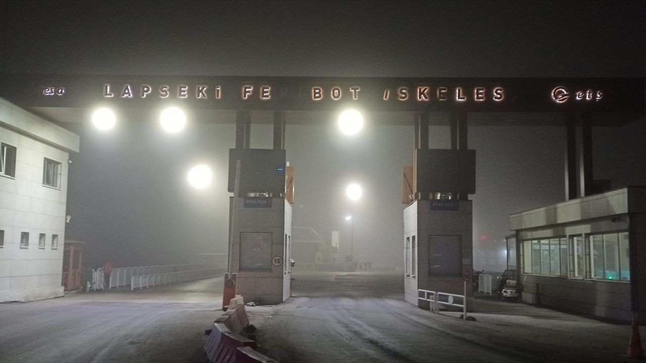 Çanakkale Boğazı'nda Yoğun Sis Nedeniyle Geçişler Durduruldu