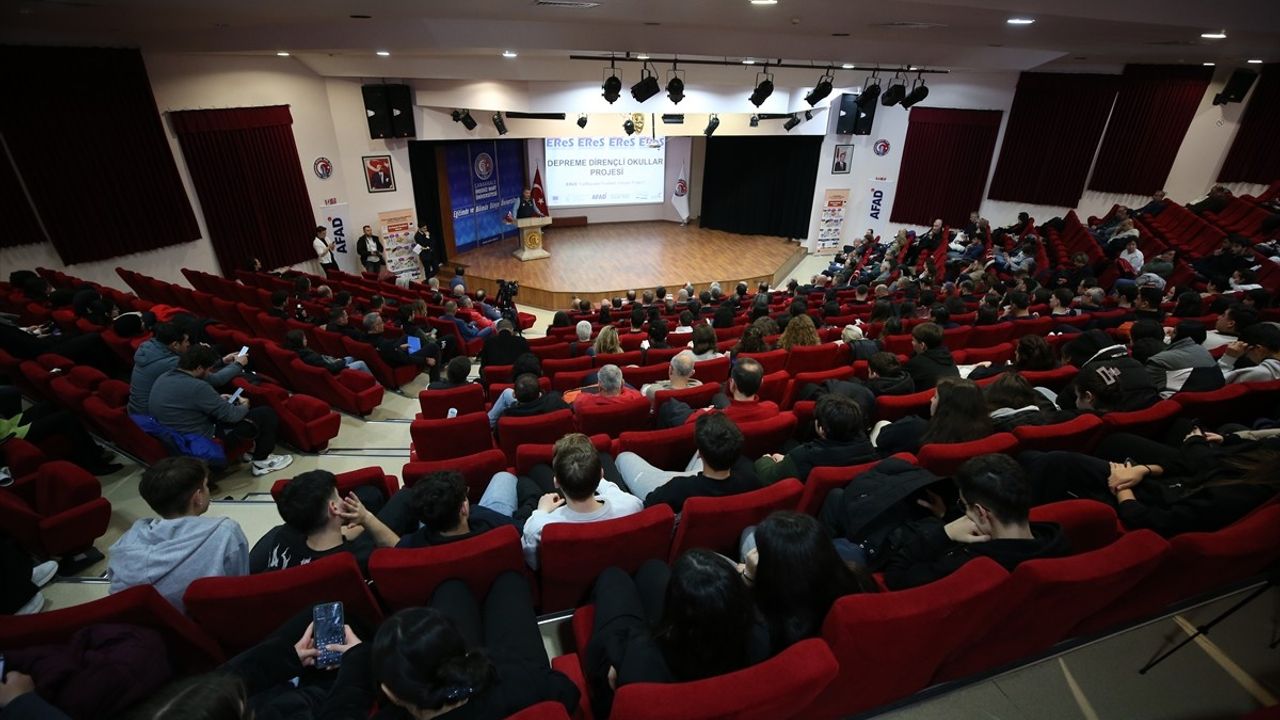 Çanakkale'de Depreme Dirençli Okullar Çalıştayı Düzenlendi