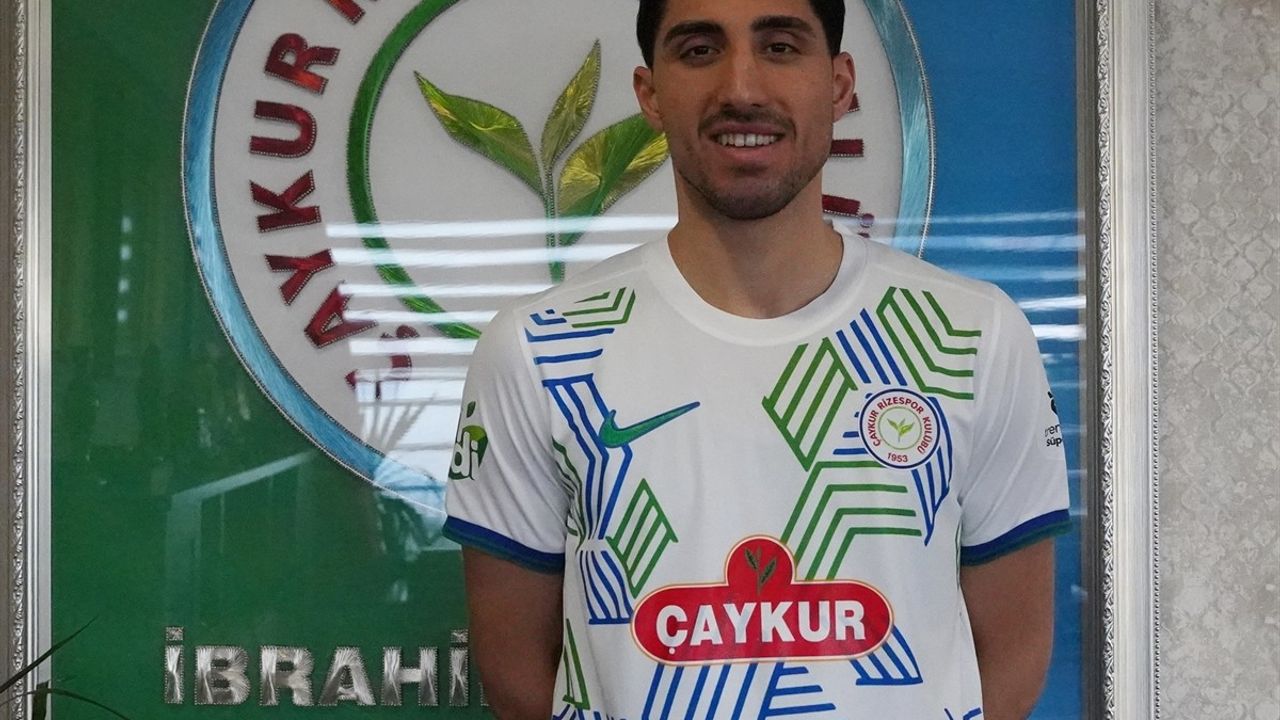 Çaykur Rizespor Berkay Özcan'ı Transfer Etti