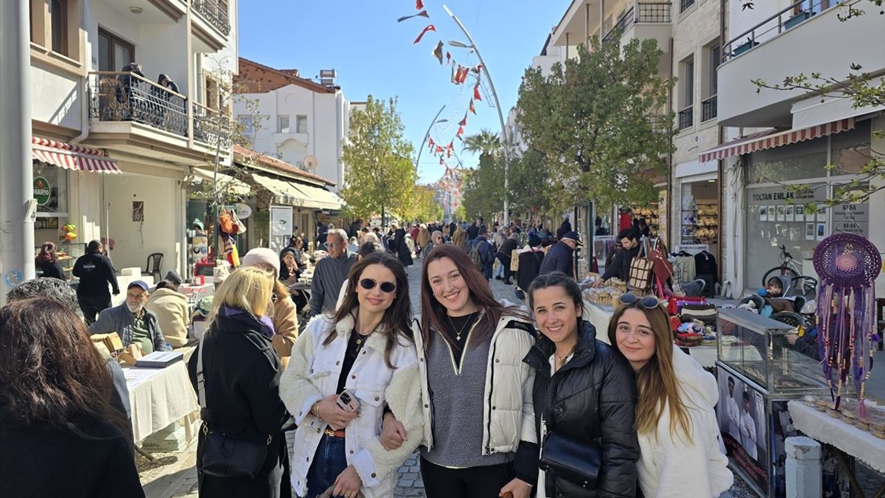 Datça'da Badem Çiçeği Festivali Coşkuyla Başladı