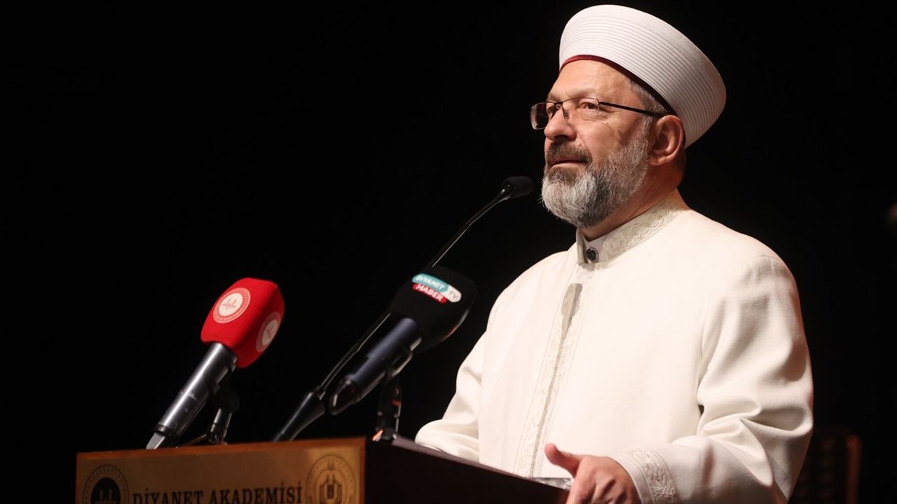 Diyanet İşleri Başkanı Erbaş, Dini Musiki Kursu Mezuniyet Törenine Katıldı