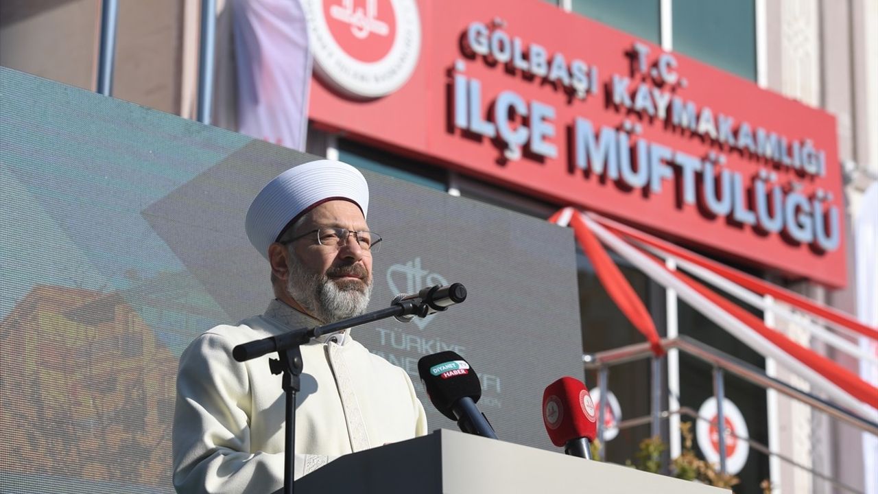 Diyanet İşleri Başkanı Erbaş, Gölbaşı İyilik Çarşısı'nın Açılış Törenine Katıldı