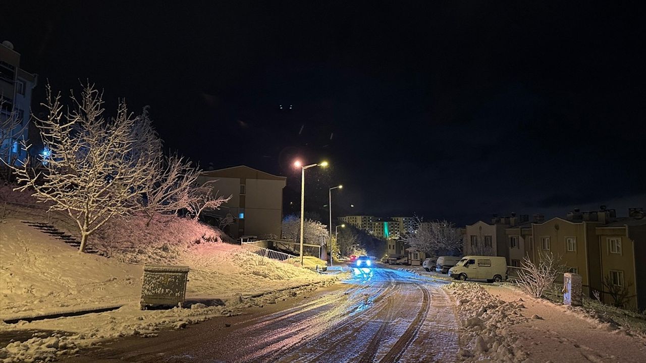 Düzce ve Kocaeli'de Yoğun Kar Yağışı