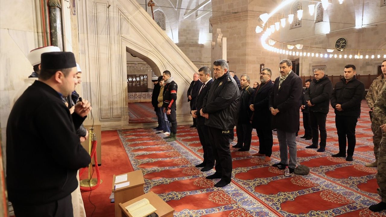 Edirne'de 6 Şubat Depremleri İçin Mevlit Programı Düzenlendi