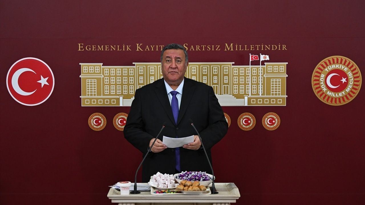 Emekli Bayram İkramiyesi Asgari Ücrete Çıksın Teklifi
