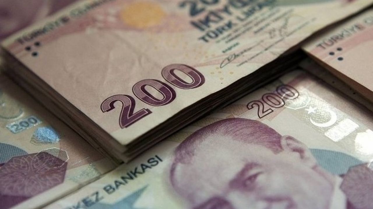 Emeklilere 2025’te çifte zam müjdesi! Yüzde 50 zam ile 9.000 TL ek ödeme 