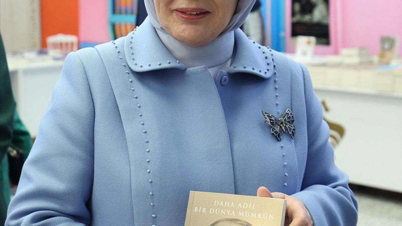 Emine Erdoğan'dan Kütüphaneler ve Şule Yüksel Şenler Vurgusu