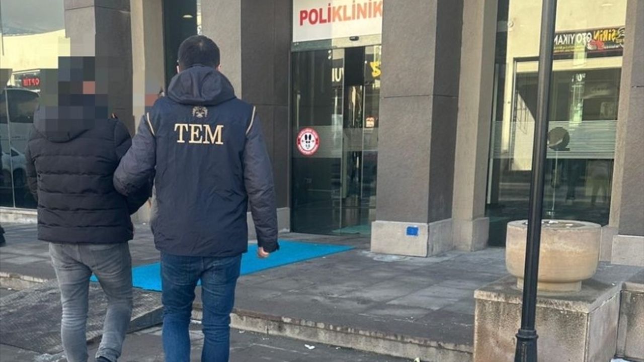 Erzincan'da Terör Propagandası Yapmaya Çalışan İki Zanlı Tutuklandı