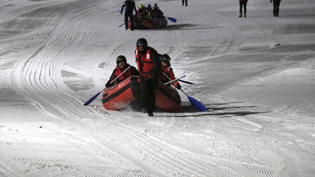 Erzurum'da 3 Bin Rakımda Rafting Yarışı