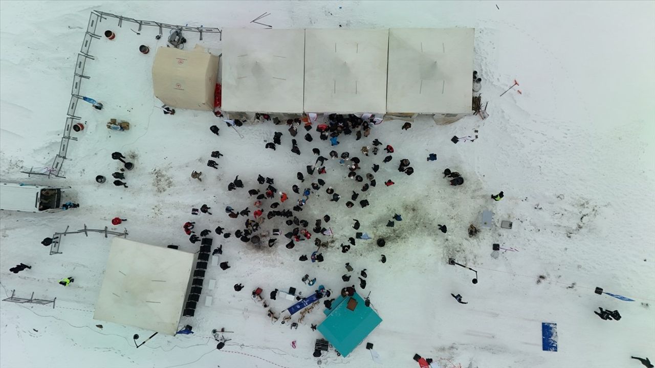 Erzurum'da Gelenekten Geleceğe Kış Oyunları Festivali Rüzgarı