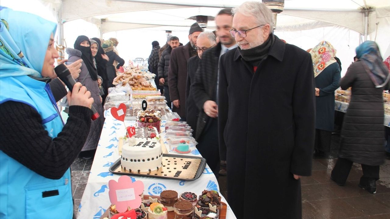 Erzurum'da Hayır Çarşısı Açıldı