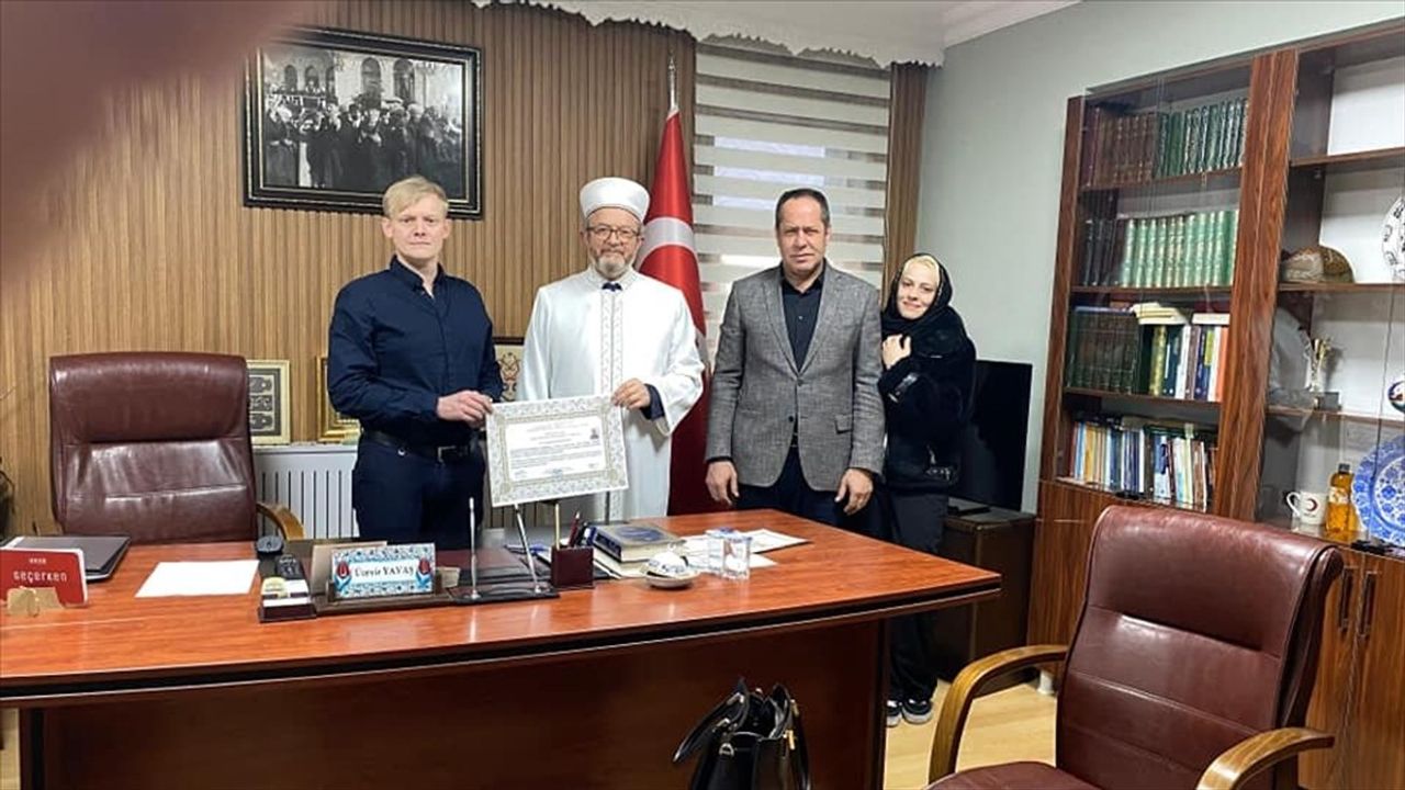 Finlandiyalı Johan Österman İslam'ı Seçerek Müslüman Oldu